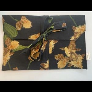 Agua by Agua Bendita Clutch